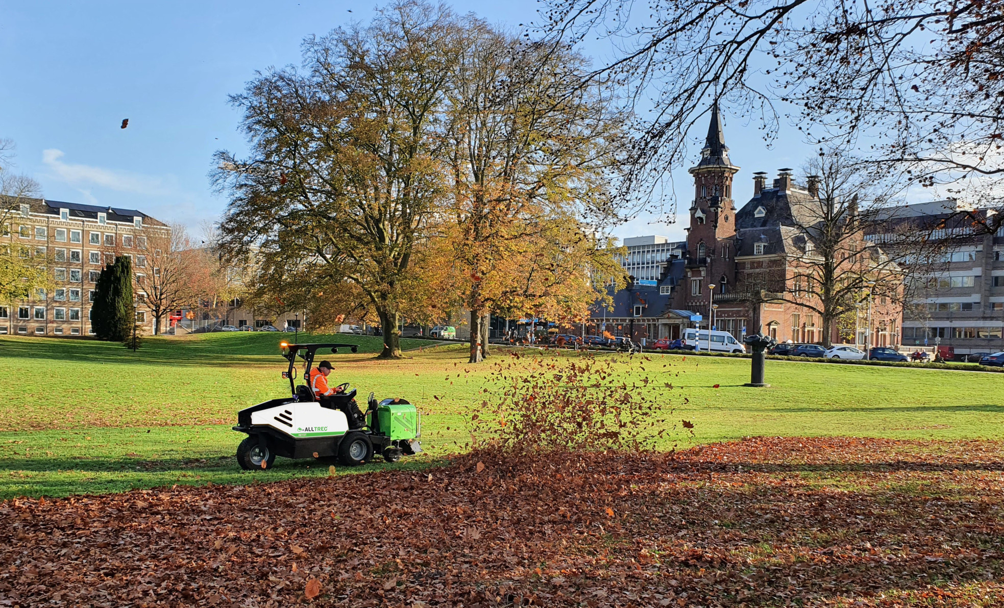 4810tleafblowingradboudhospital-1.jpg 4810tleafblowingradboudhospital-1.jpg