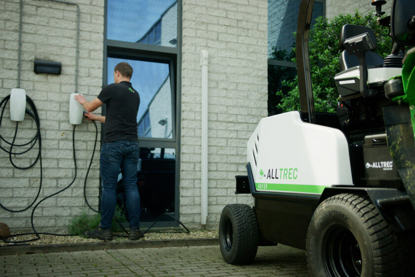 alltrec_8015f_charging_02.jpg
